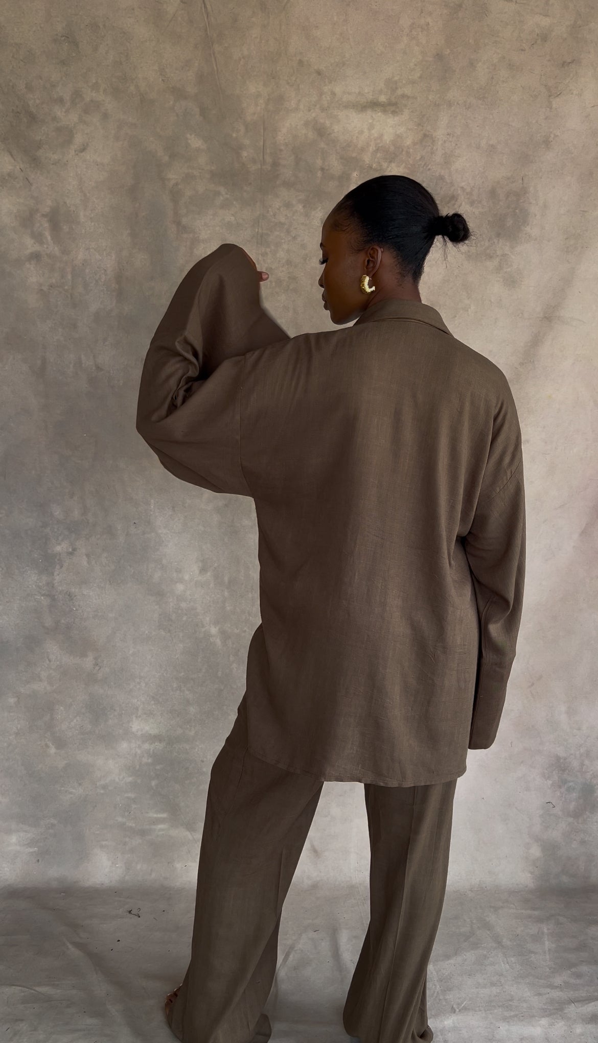 Boxy shirt linen off Army Green